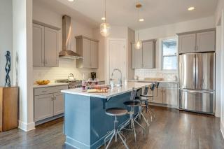 CULTURED COACH - MUSIC ROW - MINS TO DOWNTOWN - Nashville - 3