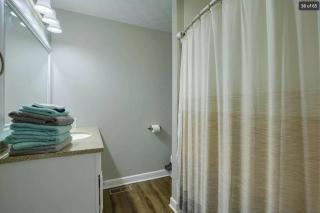 Hocking Hills Cedar Ranch Cabin w/relaxing Hot Tub - 8