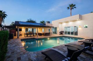 Luxe- Zephyr -Pool - Putting Green - Tons of Games - Scottsdale - 0
