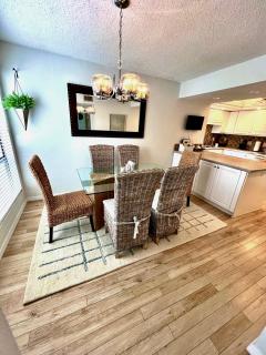 Luxury Waterfront Views - Heated Pool - 1400sf Duplex - Minutes to the Beach - 2