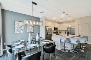 BV310MB - Disney & Universal heroes - 16 guests - 6