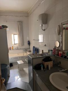 Camera matrimoniale ampia con bagno privato in appartamento condiviso - Nápoles - 4