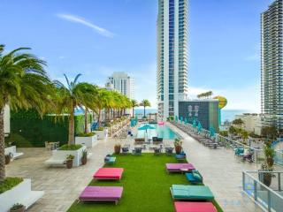 Luxury Coastal Stay, Bay View, Free Valet Parking - Hollywood - 0