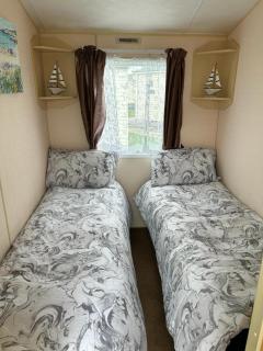 519 Family Caravan at Golden Gate Holiday Centre, Sleeps 6 - Abergele - 1