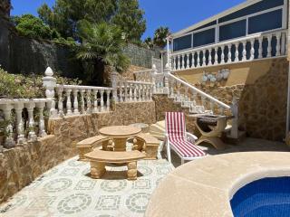 Encantadora VILLA con piscina en Playa Flamenca - 0