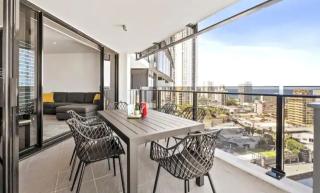 Circle on cavill 3 bedroom 2 bathroom ocean and river view - Gold Coast - 7