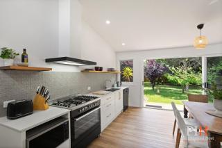 Couples Retreat in Cowes sleep 4 - 6