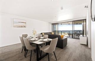 Circle on cavill 3 bedroom 2 bathroom ocean and river view - Gold Coast - 1