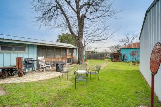 Retro Retreat in Llano with Screened Porch! - 8