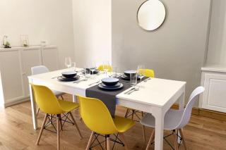 Free Parking - Near Coop Live, Etihad - Comfy 3-Bed House in Manchester - 0