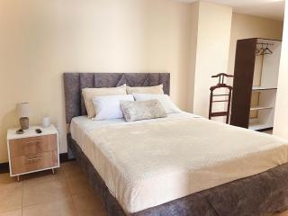Departamento con jacuzzi, balcón, lavadora y garage - Ambato - 9
