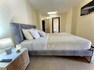 Departamento con jacuzzi, balcón, lavadora y garage - Ambato - 8