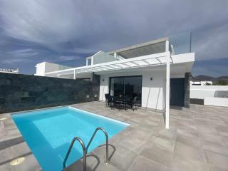 Vuelo Villa con piscina y barbacoa para disfrutar - Puerto Calero - 0