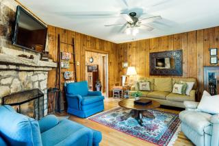 Peaceful Hendersonville Cabin - Hot Tub and Fire Pit - 7