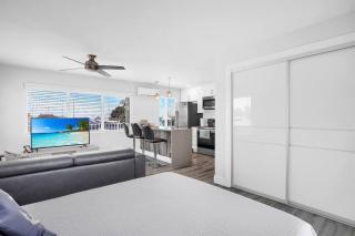 Waterfront Studio 2, Couples Oasis, Kayaks, Pool - Jewfish - 6