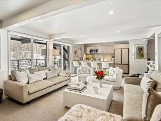 Chateau Roaring Fork 24, Remodeled Condo w River Views, Large TVs, Fireplace, Near Gondola! - 6