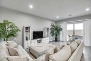 Marana Home with Pool Access and Mountain Views! - Marana - 0