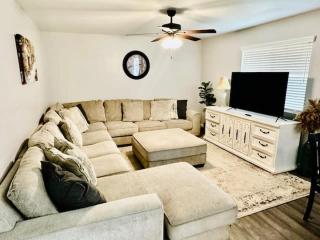 The Lighthouse Pet Friendly Hot Tub BBQ Sleeps 11 - 4