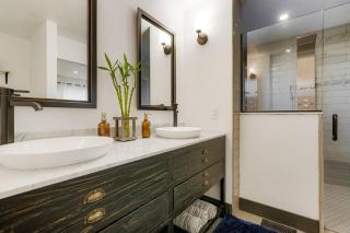 Best Experience in Denver HOT TUB and FIRE PIT 4 miles to DT - 1