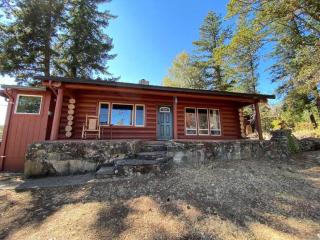 Private Ranch Log Cabin Lakeside Escape - Shady Cove - 9