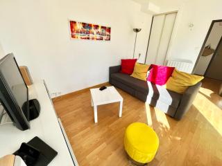 Spacieux 2 pièces avec clim à 7 min de la plage, parking inclus - FR-1-716-36 - 7