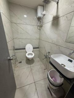 Hotel Millennium - Vadodara - 8