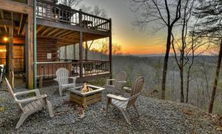 Bear Necessities Forget about your worries and cozy up around the firepit with friends - Morganton - 9