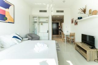 Cool Dubai Days Modern Studio in Damac Hills 1 - 1