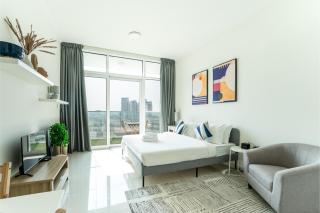 Cool Dubai Days Modern Studio in Damac Hills 1 - 5