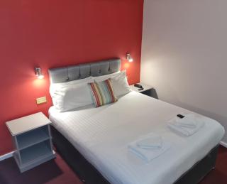 Superior Hotel - Dudley - 0