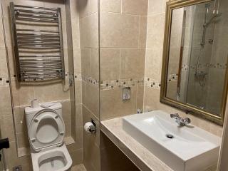 Superior Hotel - Dudley - 5