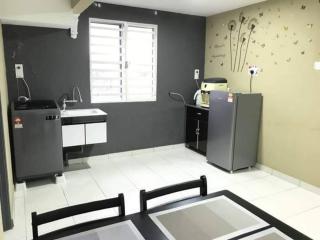 Comfortable Homestay Ipoh 7R7B 11pax SY10 - Ipoh - 0