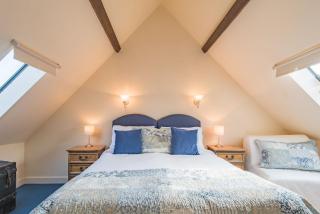 The Old Schoolroom by Bloom Stays - Canterbury - 8