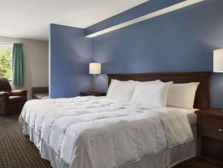 Days Inn by Wyndham Lacey Olympia Area - 6