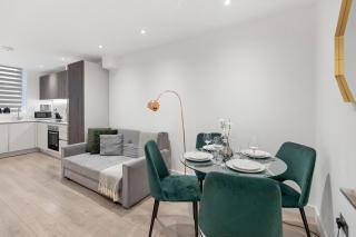 Spacious Luxury Apartment King Bed - Central Location - London - 1