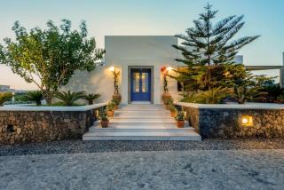 Luxury Santorini Villa 4 Bedroom Villa Secluded Location & Private Pool Megalochori - Megalochori - 1