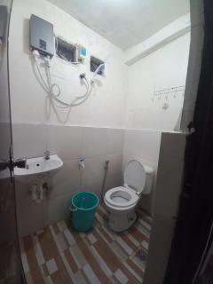 Casa de Viajeros (1st floor, spacious aircon room for 2 persons) - General Luna - 5