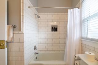 Whiskey Business, HOT TUB, BBQ Grill, Fire Pit, FUN - Springfield - 3