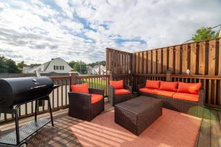 Whiskey Business, HOT TUB, BBQ Grill, Fire Pit, FUN - Springfield - 7