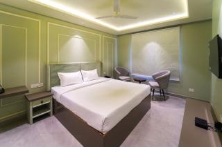 THE URBAN VILLA - 9