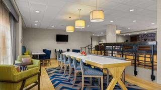 Hampton Inn Bloomington - Bloomington - 4