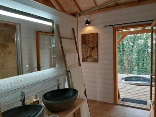Cabanes du Hérisson, cabanes perchées de standing avec spa - Bonlieu - 3