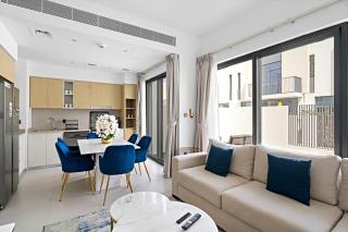 Luxurious 6-Sleeper Villa with Large Outdoor Patio - Dubai - 1