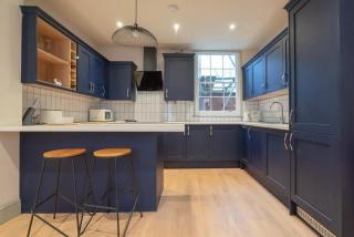 Pass the Keys Stylish Grade II listed house - 9