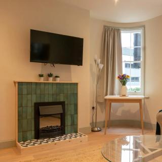 Pass the Keys Stylish Grade II listed house - 4