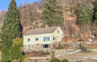 4 Bedroom Awesome Home In Nedre Vats - - 0