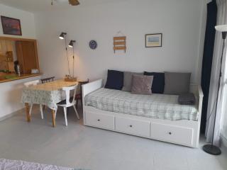 Apartment with pool near the beach - 8