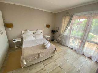 En-Suite Private Room. Centrally Located. - Riversdale - 0