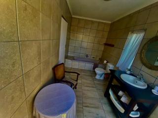 En-Suite Private Room. Centrally Located. - Riversdale - 9