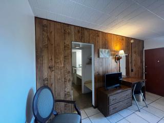 Nocturne Motel - New Smyrna Beach - 4